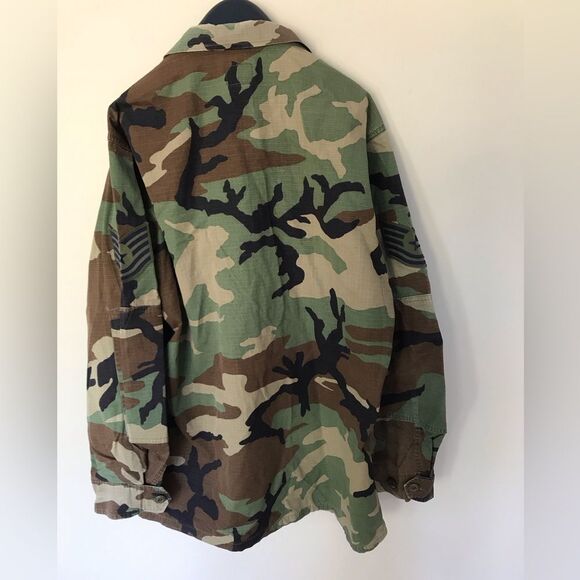 US Air Force Woodland Camo Jacket Patches Sergeant stripes Medium Long - Picture 3 of 5